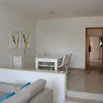 V2 X بيت للعطل *